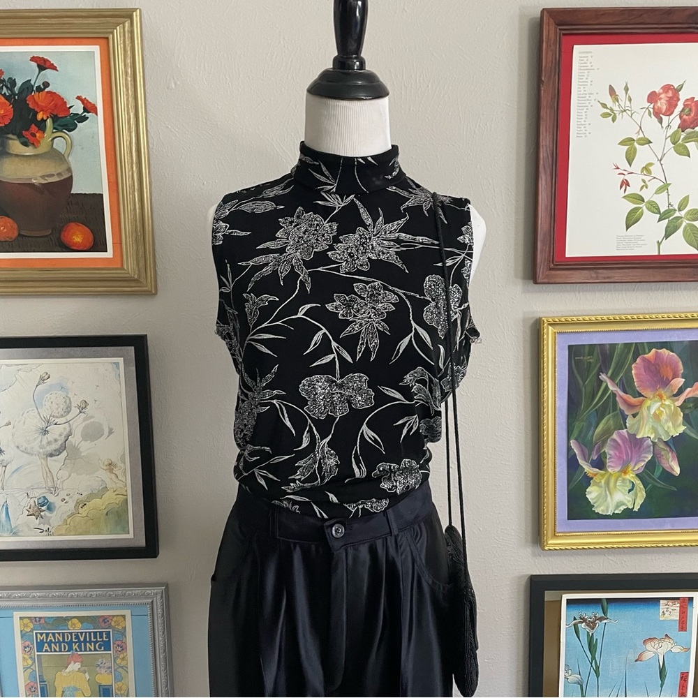 Vintage Dressbarn Sleeveless Mock Neck Floral Top - Black & White